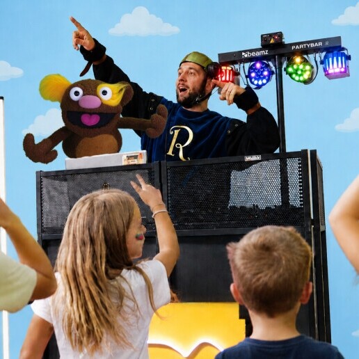 Kids show Nijmegen  (NL) The Children's Disco For Every Party!