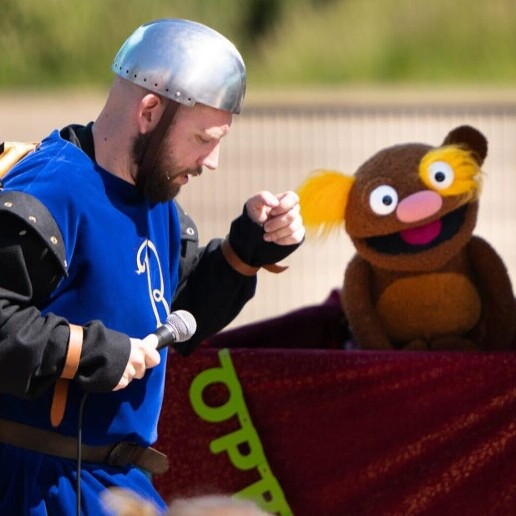 Kindervoorstelling Nijmegen  (NL) Kids Show: De Robi en De Ridder-Show
