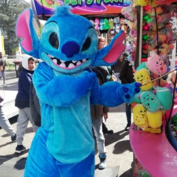 Character/Mascott Hoevelaken  (NL) Stitch op bezoek kort