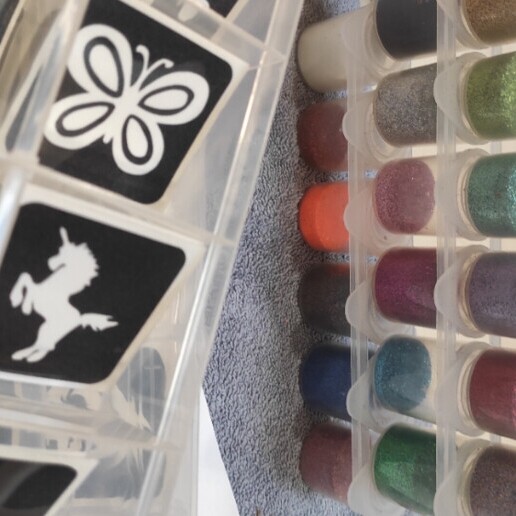 Schminker Tilburg  (NL) Glitteren met Essie