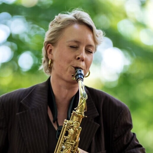 Saxophonist Amsterdam  (NL) Eva on Sax | Live Saxophone Funeral