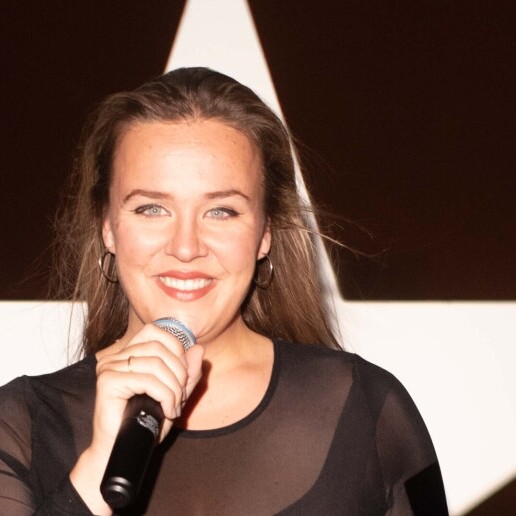 Zangeres Noordwijk  (Zuid Holland)(NL) Nederlandstalige zangeres Nadine