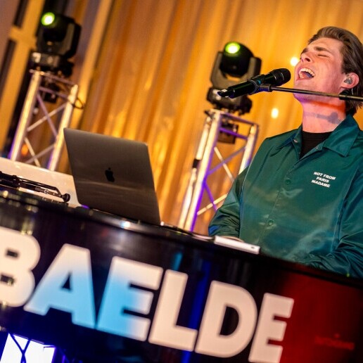 Bas Baelde Powershow met Allround DJ