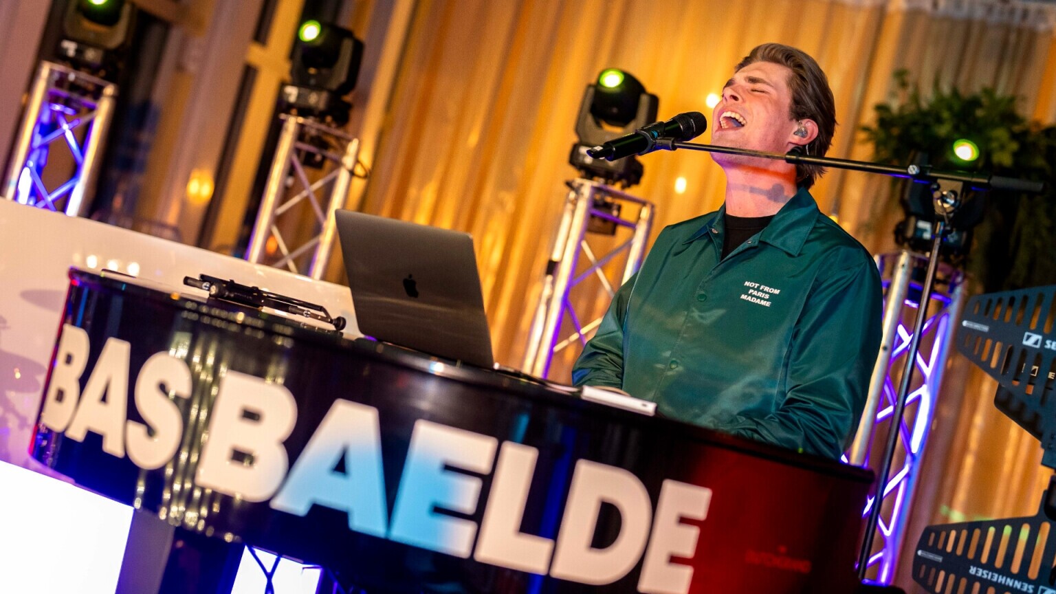 Bas Baelde Powershow met Allround DJ