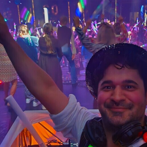 DJ Dongen  (NL) DJ Q & Fiesta Maria - Live Vocals