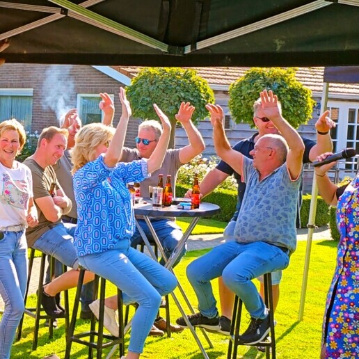 Singer (female) Dongen  (NL) Surprise Show Surprise, Humor & Party