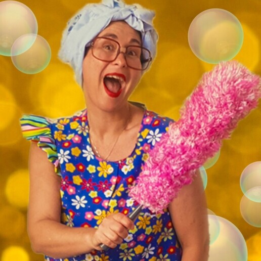 Actor Dongen  (NL) Hanny Housewife Surprise Show!