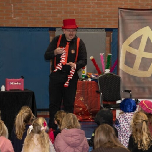 Goochelaar Enschede  (NL) Sinterklaas goochelaar of goochel piet