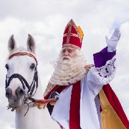 Huisbezoek van de echte Sinterklaas