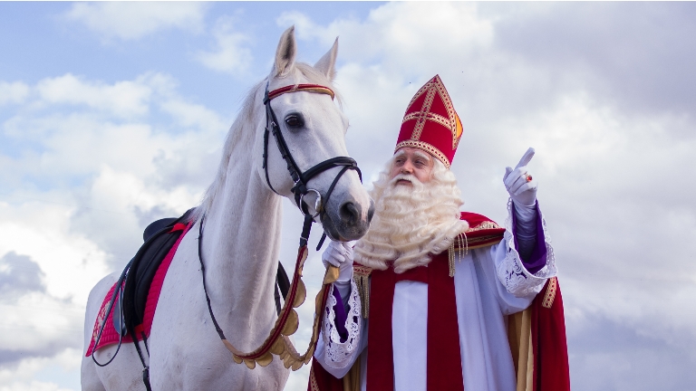 Huisbezoek van de echte Sinterklaas