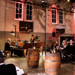 The Piano Bar - Live muziek en bar in 1