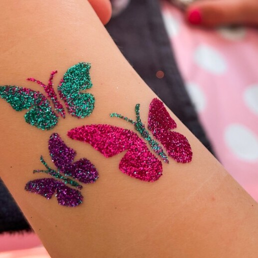 Schminker Makkum  (NL) Shiny GlitterTattoos in Friesland