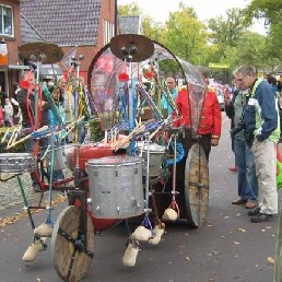 Animatie Kommerzijl  (NL) Drumband op Klompn