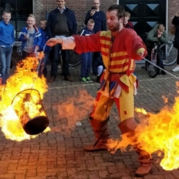 Stuntshow Veldhoven  (NL) Middeleeuwse vuurspuwer show,