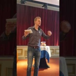 Michiel Westerdijk, serieuze presentator
