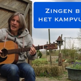 Singer (male) Zeist  (NL) Colin Price - the campfire singer