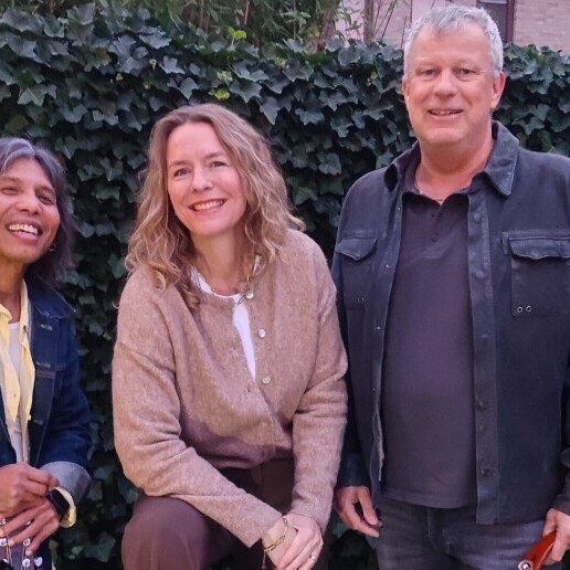 Singer (female) Tilburg  (NL) HazyDays