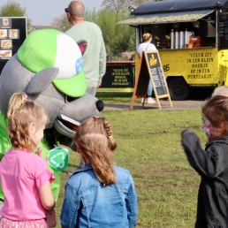 Karakter/Verkleed Beesd  (NL) Paw Patrol mascotte Rocky - loopact