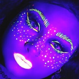 Make-up artist Beesd  (NL) Glow-in-the-dark Facepaint Adults