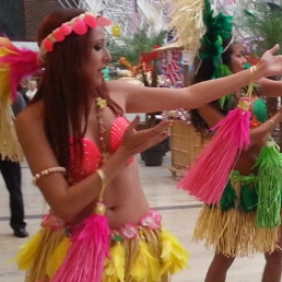 Hawaii dansact en livemuziek Laura Rivas