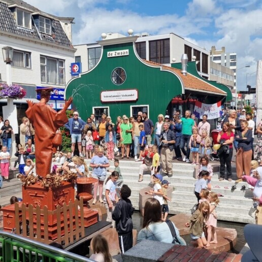 Animatie Rotterdam  (NL) Levend Standbeeld 'de Waterdrager'