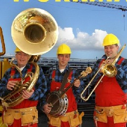 Band Deventer  (NL) Construction workers walking orchestra