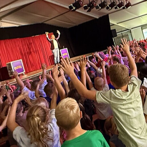 Kids show Arnhem  (NL) Kids Party with KIDS DJ & Entertainer