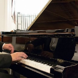 Pianist Gregory Kasanbesari