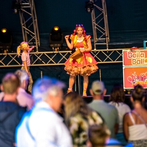 Magical children's show Bella Balloon