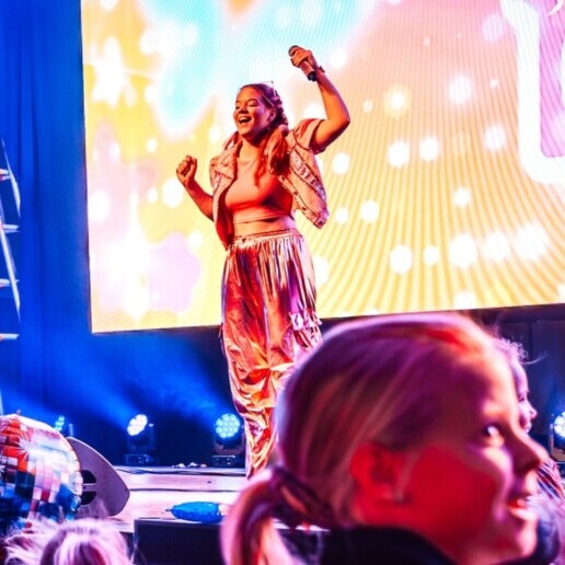 Kindervoorstelling Rijnsburg  (NL) Bella Beats: energieke kinderdisco