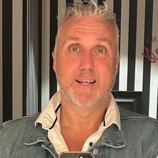 Zanger Emmen  (NL) Eric Dikeb