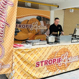 Vers gebakken stroopwafels op locatie