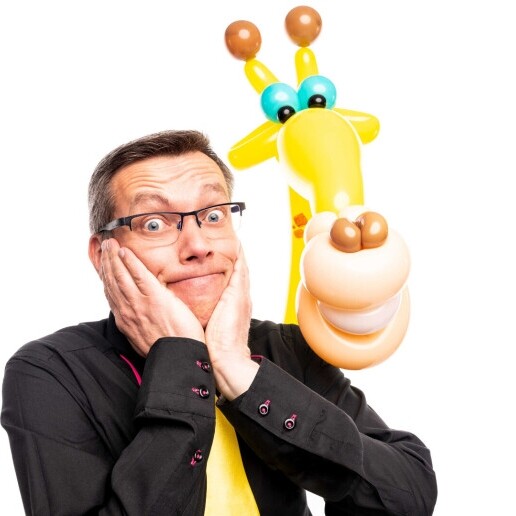 Balloon artist Apeldoorn  (NL) Balloon artist Patrick (balloon artist)