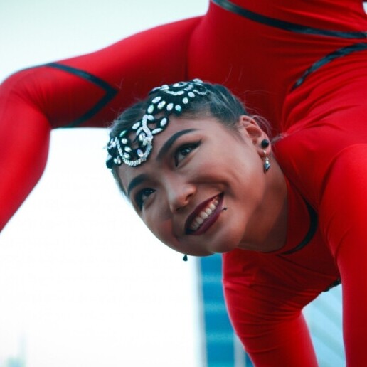 Acrobaat Rotterdam  (NL) Aziatische Slangenmeisje (Acrobatiek)