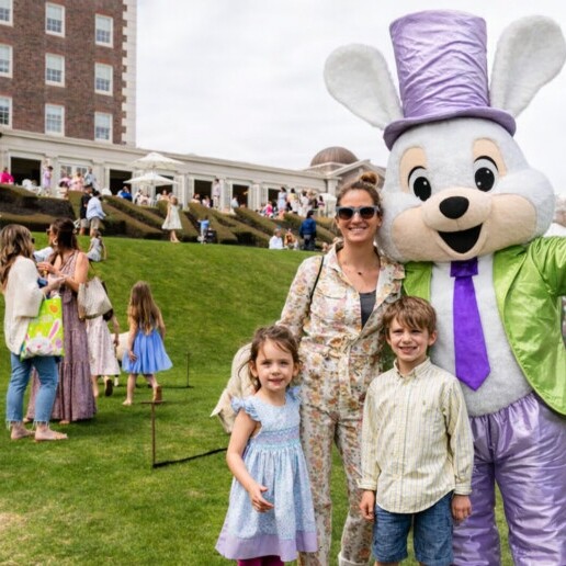 Karakter/Verkleed Rotterdam  (NL) Paashaas | Feestelijke Bunny Mascotte