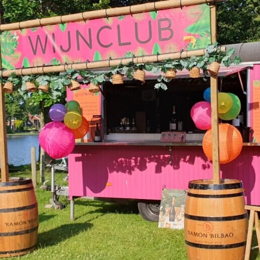 Food truck Breukelen  (NL) The Wine Club from corporate party to drinks