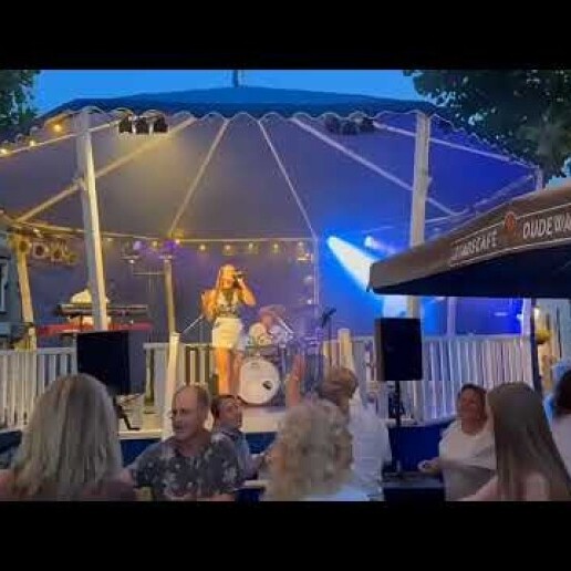 Band Papekop  (NL) Carrousel XL + geluid & licht