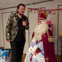 Sinterklaas and his pete visit