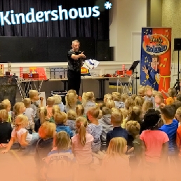 Kindervoorstelling Asten  (NL) Peutershow van kinderartiest Rolando