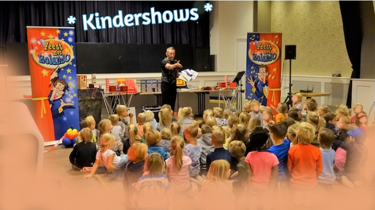 Peutershow van kinderartiest Rolando