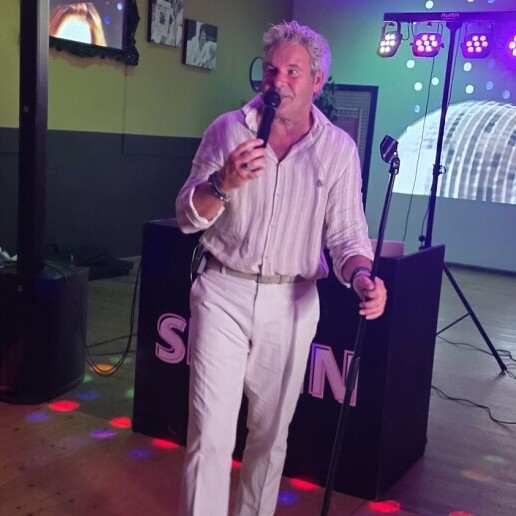 Zanger Middelharnis  (NL) Zanger Fred Sahli