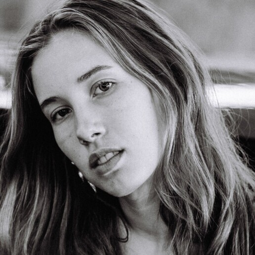 Zangeres Noordwolde  (Friesland)(NL) Uitvaartzangeres Roze