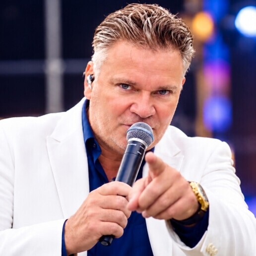Singer (male) Utrecht  (NL) Andre Schuurman—THE PARTY ANIMATOR!!