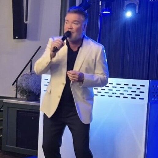 Zanger Utrecht  (NL) ANDRE SCHUURMAN- zanger entertainer