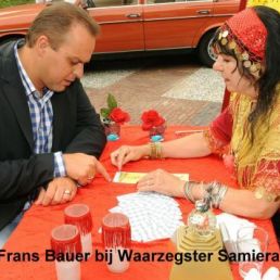 Waarzegster Samiera, tarotkaarten leggen