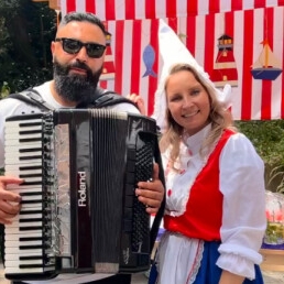 Accordionist Ermelo  (NL) Accordionist Florian Yonel