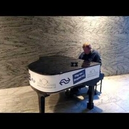 Creatieve pianist met veel gevoel.