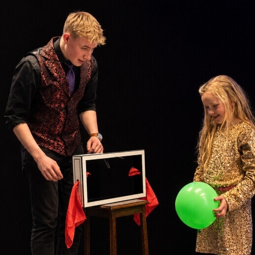 Magician Kampen  (NL) Children's magician | Magician Jesse