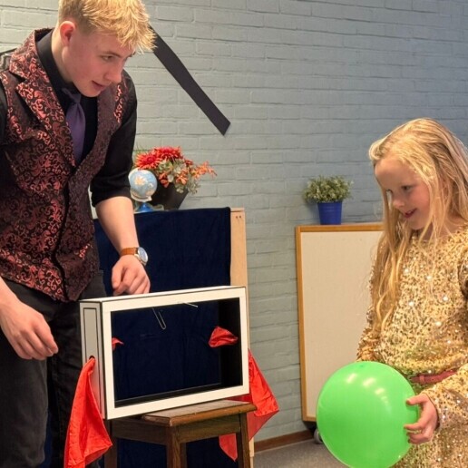 Magician Kampen  (NL) Children's magician | Magician Jesse