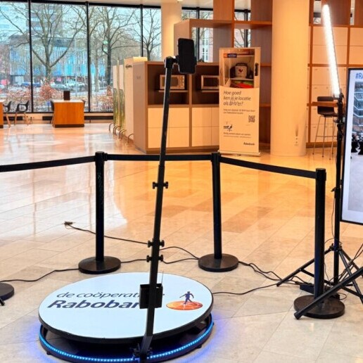 Photographer Eindhoven  (NL) Spinner Booth (360 Photo Booth)